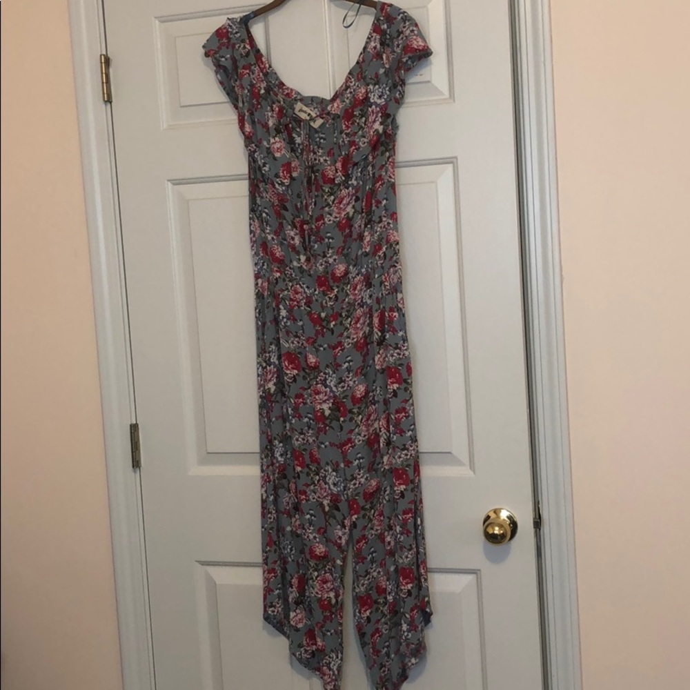 Floral on/off shoulder floral jumper